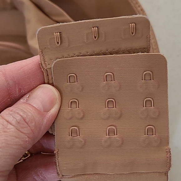 SKIMS Smooth Light Brown Bra size 38DD - Picture 3 of 8